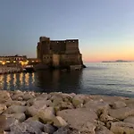 A Due Passi Dal Mare * نابولي