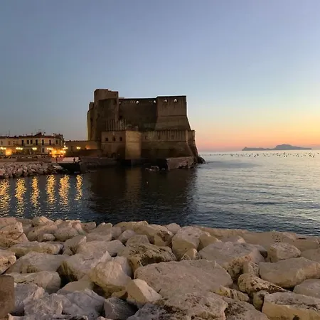 A Due Passi Dal Mare * Νάπολη